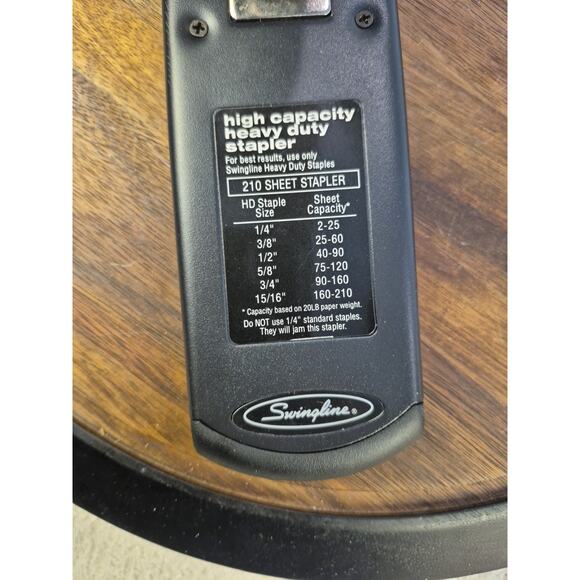 Swingline Commercial High-Capacity Heavy-Duty Desk Stapler 210 Sheets of Paper - Picture 10 of 15